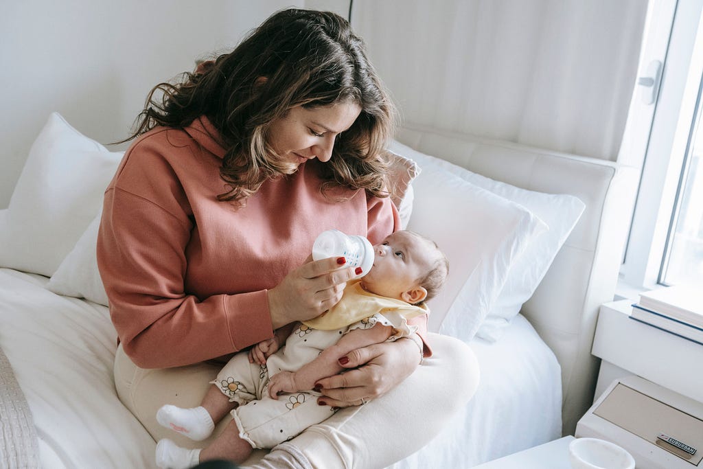 Is Your Baby Getting Enough Milk? 6 Signs Parents Should Know